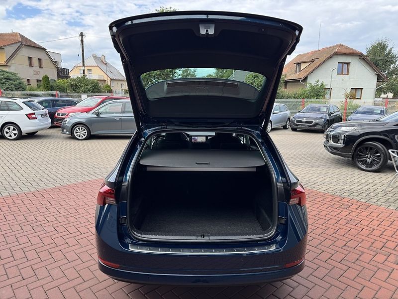 Škoda Octavia (2023) 2.0TDi DSG Ad.LED Webasto - fotka 25 z 50