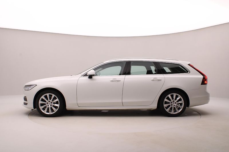 Volvo V90 B4 MOMENTUM AUT CZ - fotka 10 z 47