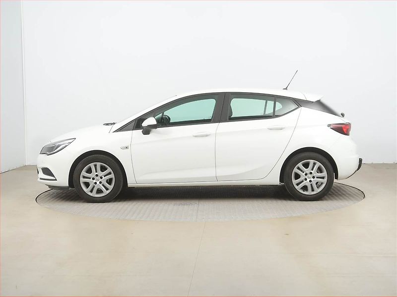 Opel Astra (2017) 1.0 Turbo, Tempomat - fotka 3 z 16