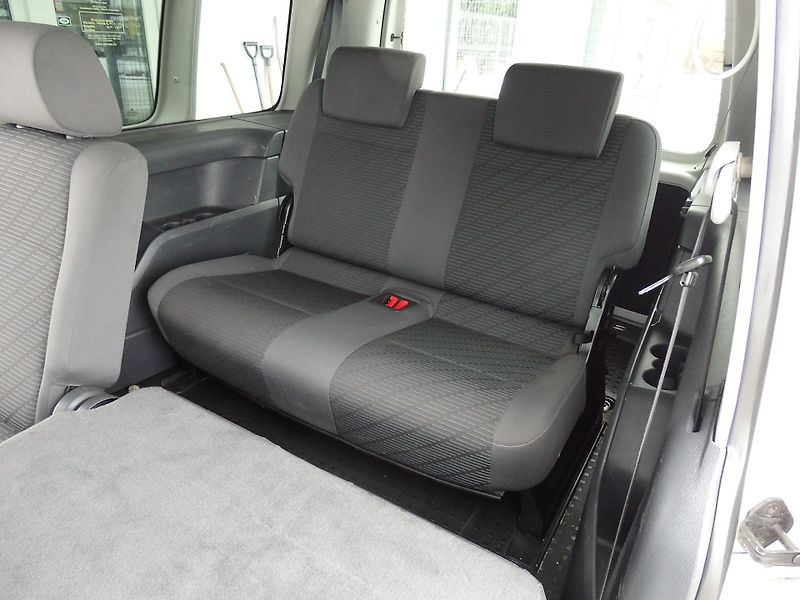 Volkswagen Caddy MAXI 1.6 TDI 7 MÍST, ZÁVĚS - fotka 10 z 22