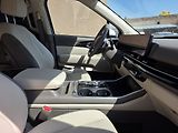 Kia Carnival (2024) 1.6-HEV-AUTOMAT-6+3MÍSTA - náhled 25