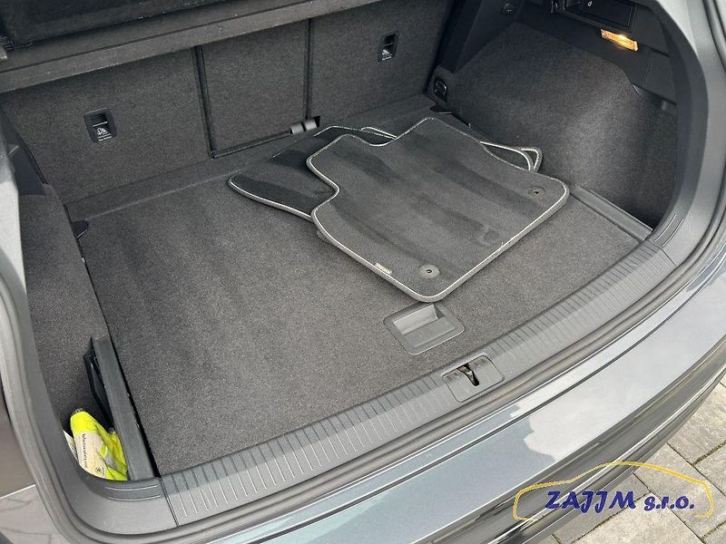 Volkswagen Tiguan 2.0TDI 4x4 + tažné, kamera - fotka 56 z 60