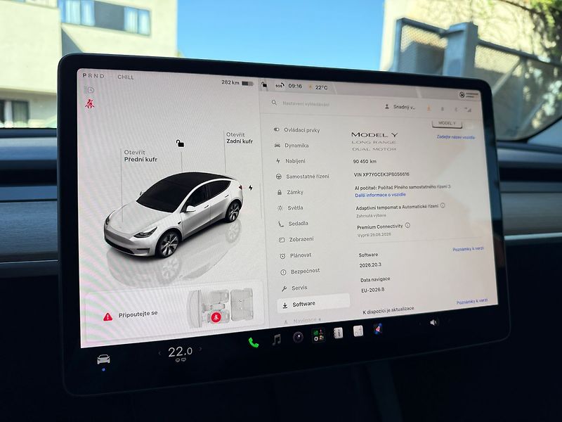 Tesla Model Y Long Range AWD - fotka 24 z 38