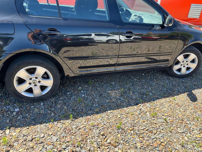 Škoda Octavia (2013) Liftback, automat DSG, 2.0 TSI - fotka 19 z 21