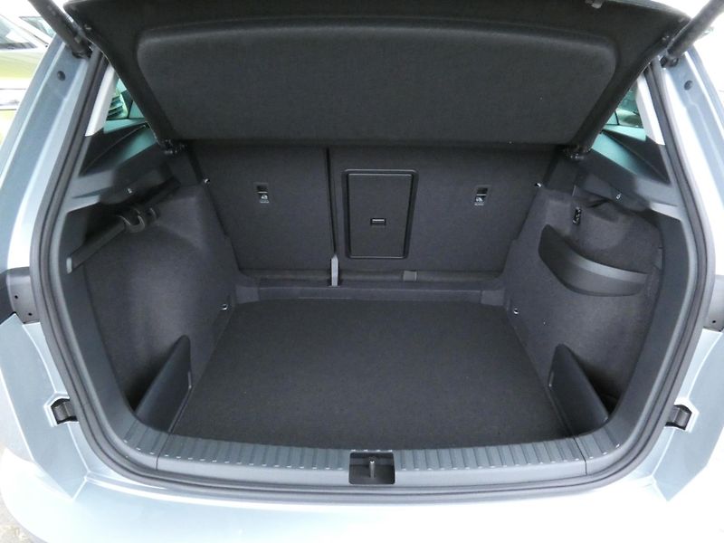 Škoda Karoq (2026) Top Selection 1.5 TSI 110 kW D - fotka 15 z 30