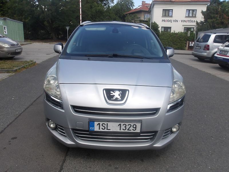 Peugeot 5008 1,6i KŮŽE, PĚKNÝ ! - fotka 4 z 29