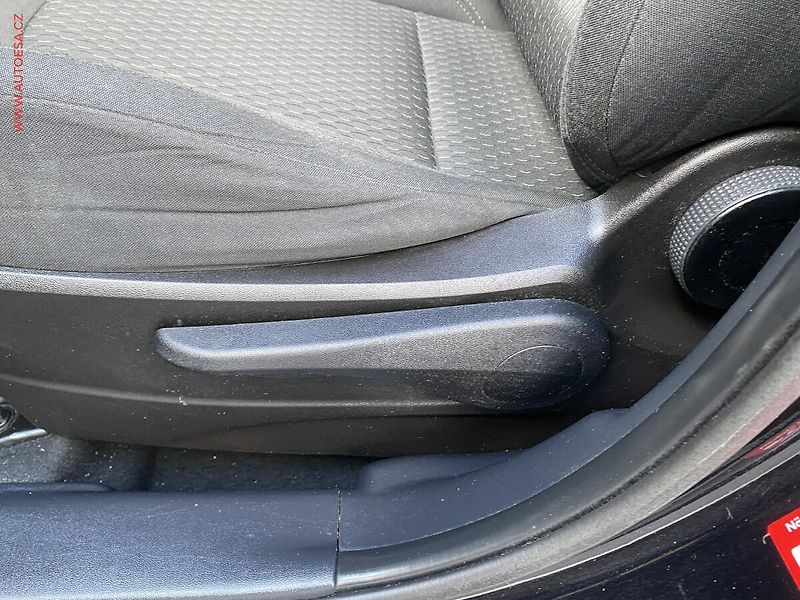 Hyundai ix35 (2013) 1.6 GDi, AC, TZ - fotka 14 z 16