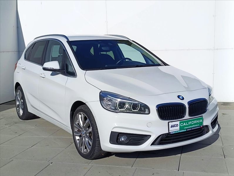 BMW Řada 2 1,5 216d Automat Navi Tempomat - fotka 4 z 36