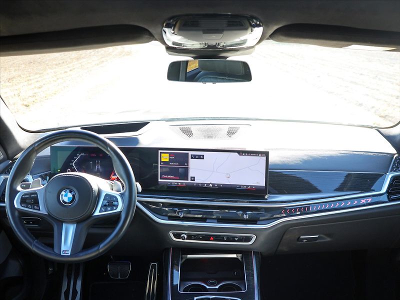 BMW X7 3,0 40d 250kW Xdrive M-Paket D - fotka 41 z 49