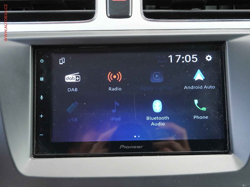 Kia Ceed (2014) 1.6 GDi, ČR, AC, tempo, park - fotka 16 z 18