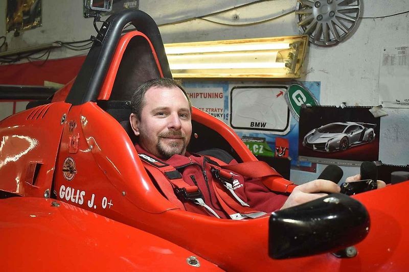S formulí do vrchu? Při smyku už vím, že mě to bude stát balík, říká pilot ze Senetářova Jan Golis.