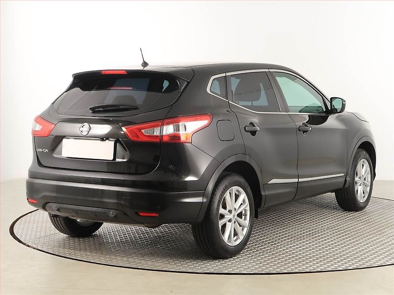Nissan Qashqai (2016) 1.2 DIG-T, Serv.kniha, Navi - fotka 5 z 17