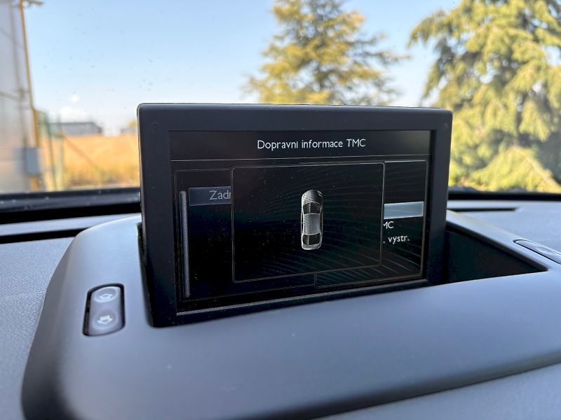 Peugeot 5008 (2015) BlueHDI 84 kW AT Allure PANO - - fotka 16 z 28