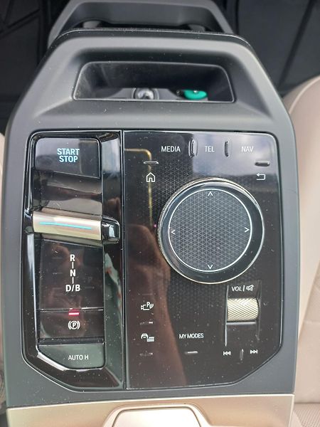 BMW iX (2021) 40 - fotka 22 z 23