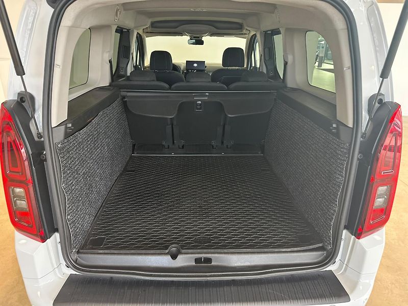 Toyota ProAce City Verso 1,5D,Long Family,130HP,ČR,DPH - fotka 22 z 22