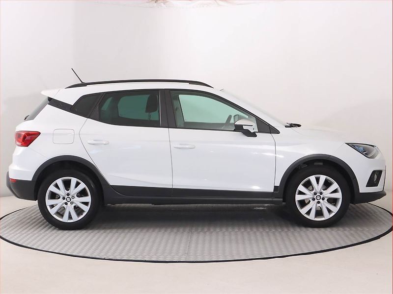 Seat Arona (2019) 1.0 TSI, Serv.kniha, Navi - fotka 6 z 19