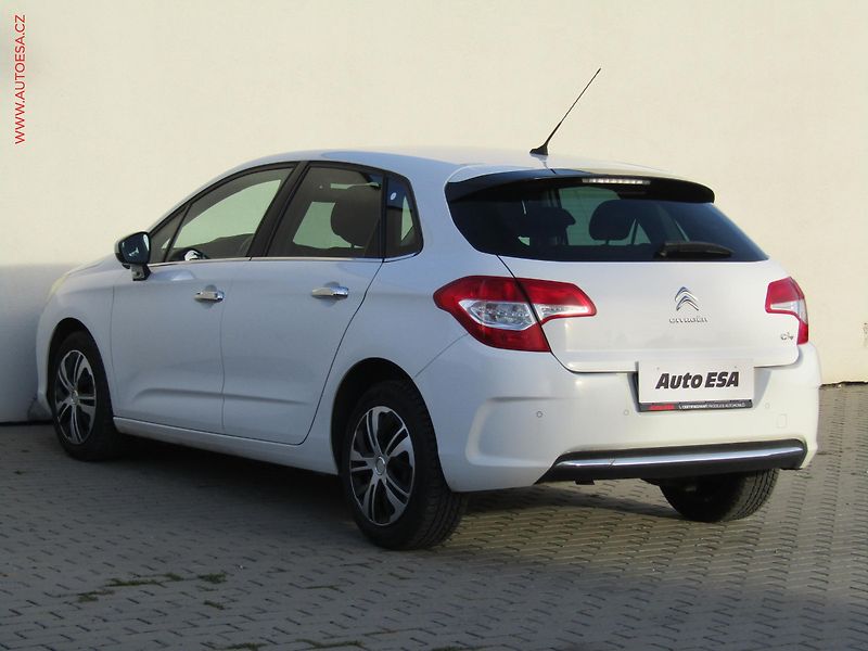 Citroën C4 (2012) 1.6HDi, ČR, AC, STK5/28 - fotka 6 z 15