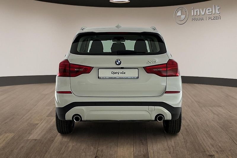 BMW X3 xDrive30i - fotka 4 z 23