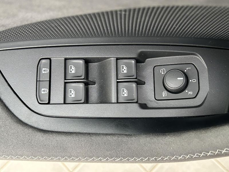 Škoda Kodiaq 2.0 TDI 4x4 SportLine - fotka 18 z 33