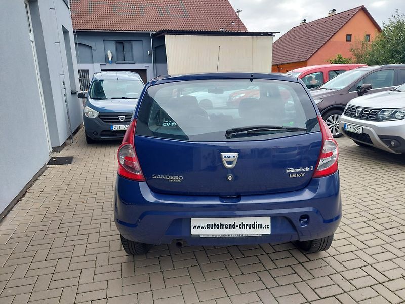 Dacia Sandero (2009) 1.2i-16v - fotka 6 z 17