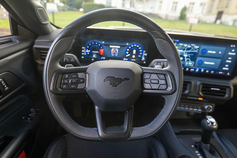 Ford Mustang Dark Horse 334kW Aut MagneRide - fotka 23 z 48