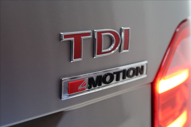 Volkswagen Multivan 2,0 TDI DSG 4MOTION HIGHLINE - fotka 45 z 45