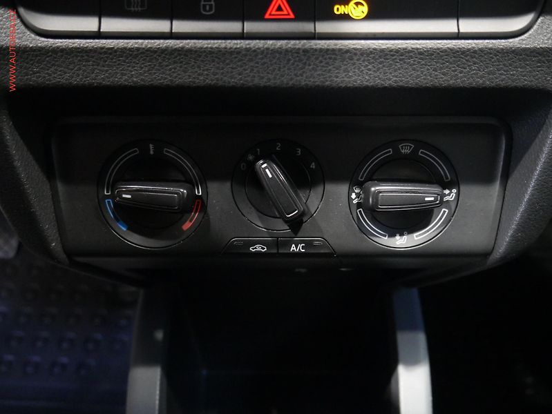 Škoda Fabia (2020) 1.0i, 2.maj,ČR, Active - fotka 13 z 14