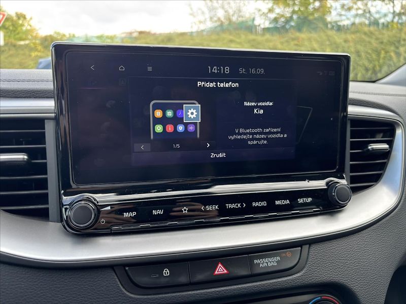 Kia Ceed 1,5 TGDi 118kW TOP ZÁRUKA - fotka 25 z 39