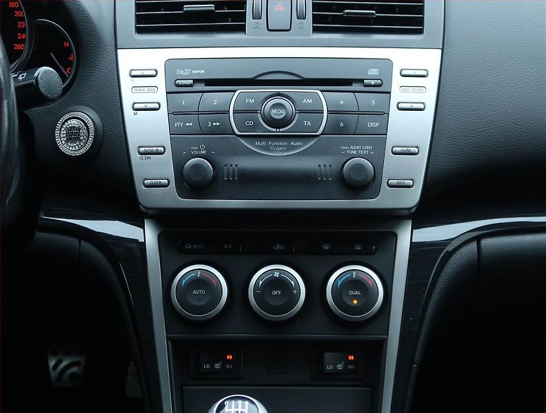 Mazda 6 (2008) 2.5, Tažné, jezdí výborně - fotka 12 z 16