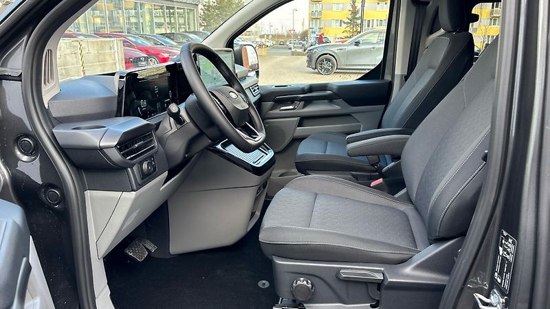 Ford Tourneo Custom (2025) 2.0 170k L2 Titanium Winter - fotka 10 z 47