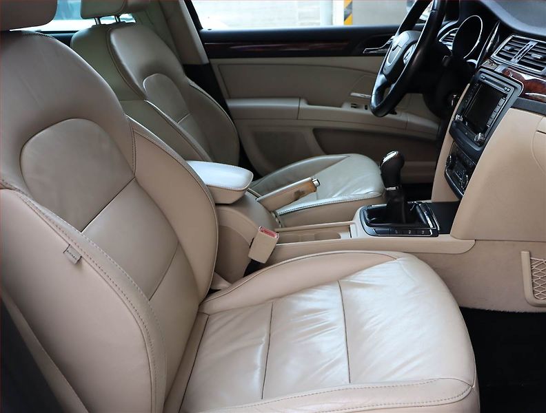 Škoda Superb (2010) 2.0 TDI, Navi, Xenony - fotka 9 z 24