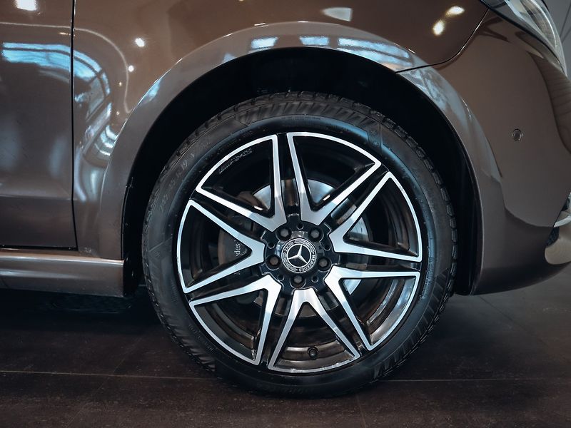 Mercedes-Benz Třídy V V 250d 4MATIC AMG - fotka 26 z 26