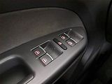 Volkswagen Touran (2013) 1.6 TDI, Serv.kniha, Navi - náhled 19