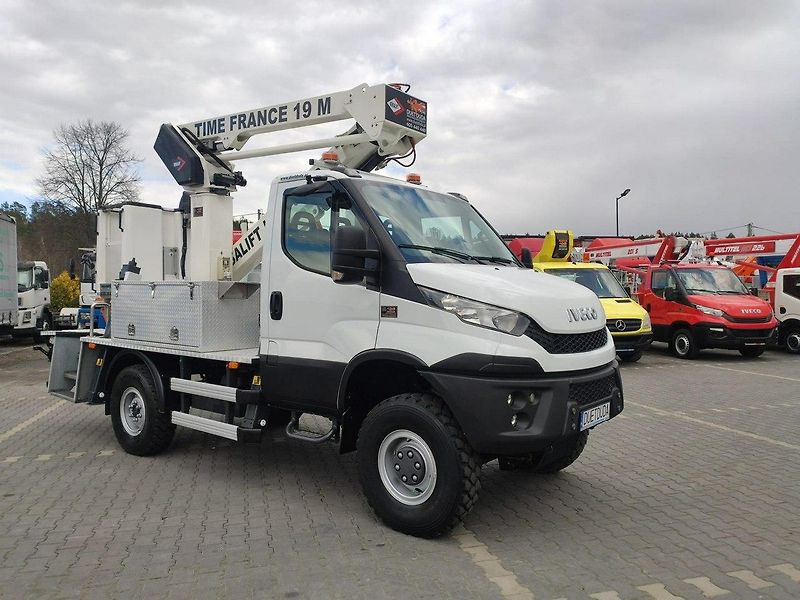 Iveco Daily 55S17W 4x4 MONT. PLOŠINA - fotka 5 z 9