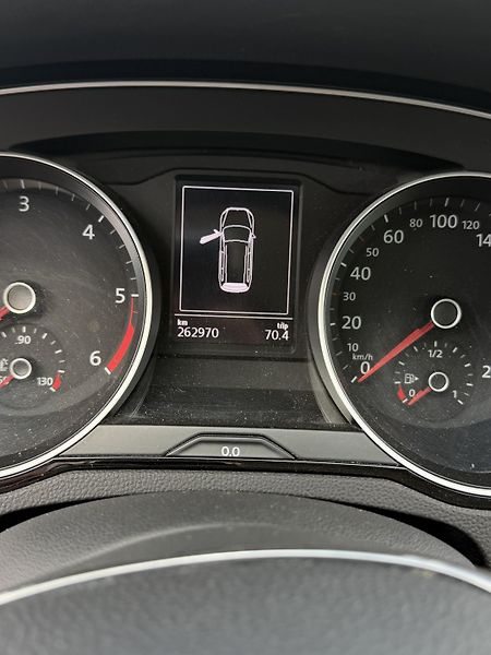 Volkswagen Passat (2015) 1. Majitel, Dovoz, Tažné - fotka 11 z 25