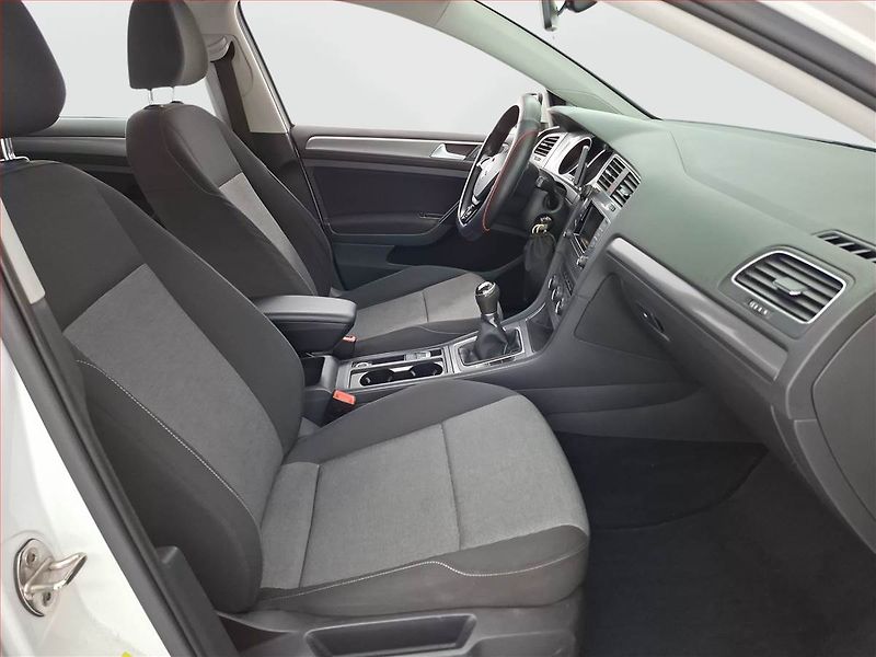 Volkswagen Golf (2013) 1.2 TSI - fotka 9 z 16