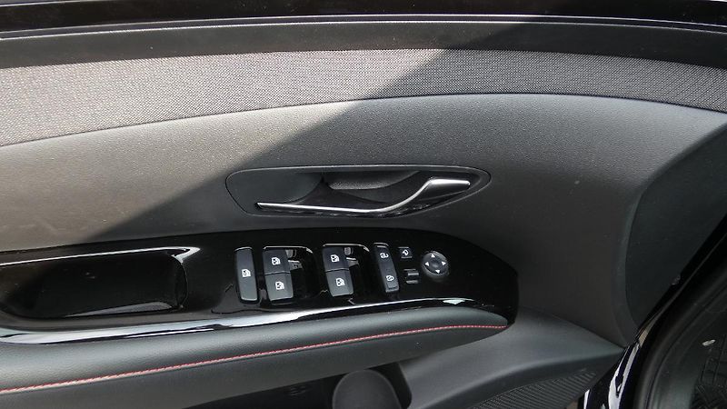 Hyundai Tucson 1.6 T-GDI N Line - fotka 9 z 22