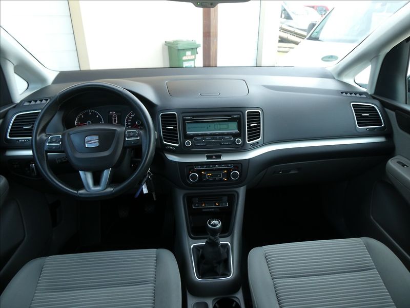 Seat Alhambra 2,0 TDi 103kW 7.míst, serviska - fotka 21 z 39