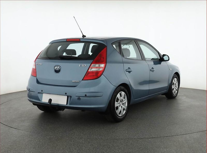 Hyundai i30 (2008) 1.6 CRDi, po STK, Tažné - fotka 5 z 13