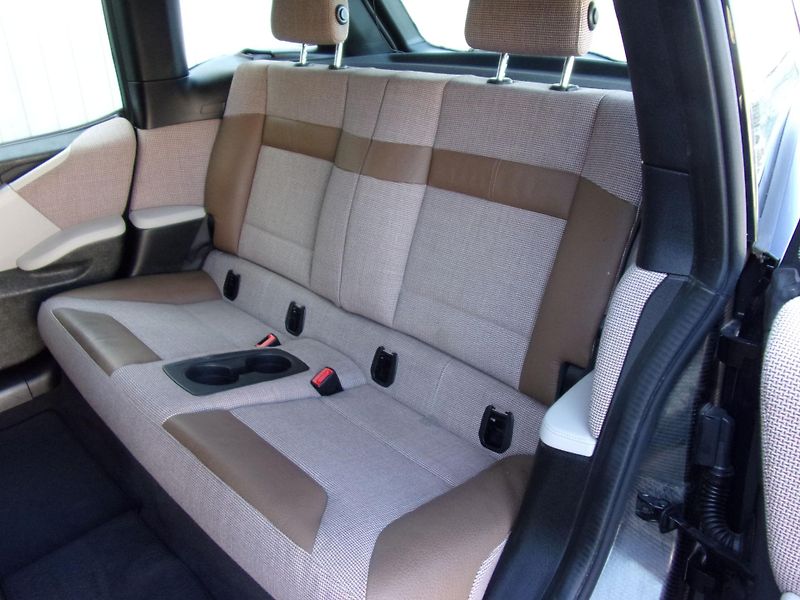 BMW i3 (2020) 120Ah 42kWhBEV  NÁJEZD 42000KM - fotka 16 z 23