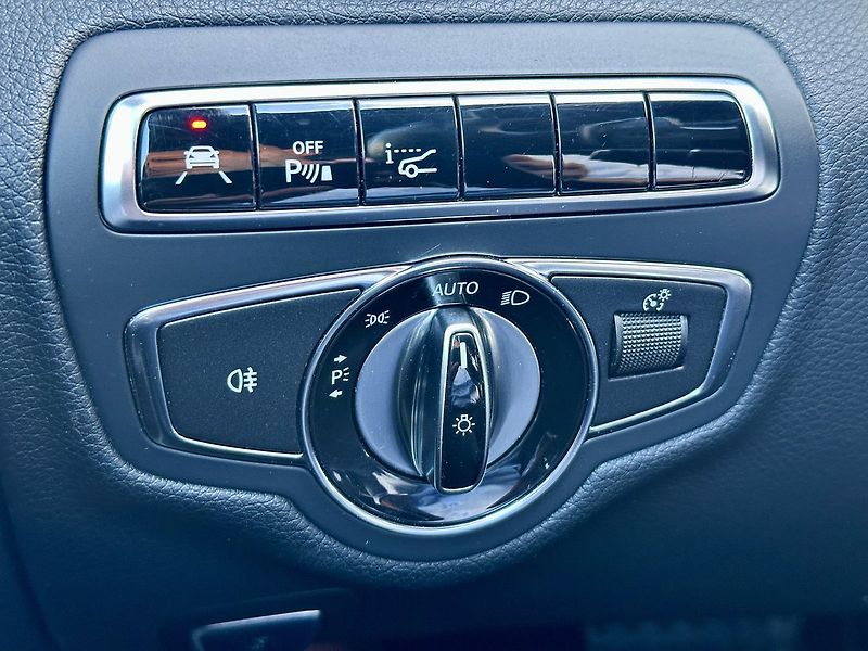 Mercedes-Benz Třídy C (2015) 220 BluTEC kombi - fotka 21 z 30