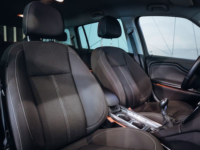 Opel Zafira 2.0CDTi OPC Line - fotka 27 z 28