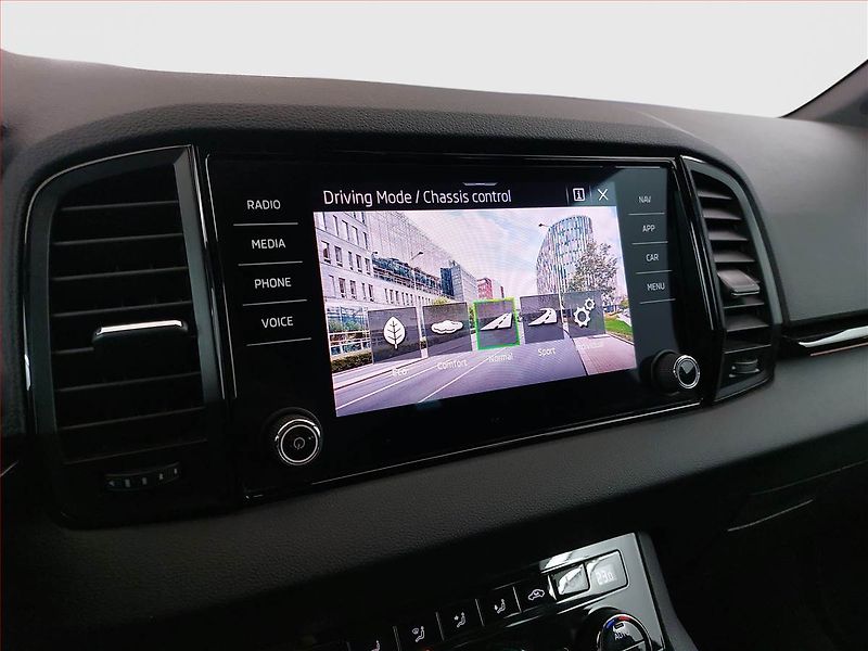 Škoda Karoq (2023) Sportline 1.5 TSI - fotka 21 z 21