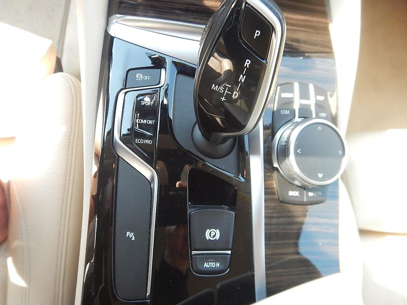 BMW Řada 5 520D XDRIVE - fotka 20 z 26