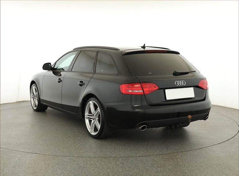 Audi A4 (2008) 3.0 TDI, 4X4, Navi, Xenony - fotka 4 z 18