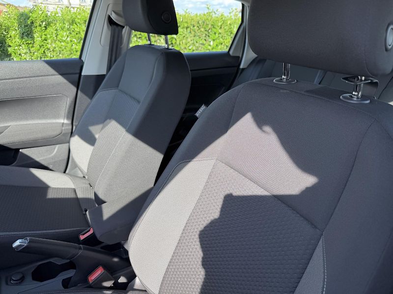 Volkswagen Taigo (2022) 1.0 tsi 70 kw / manuál  - fotka 17 z 21