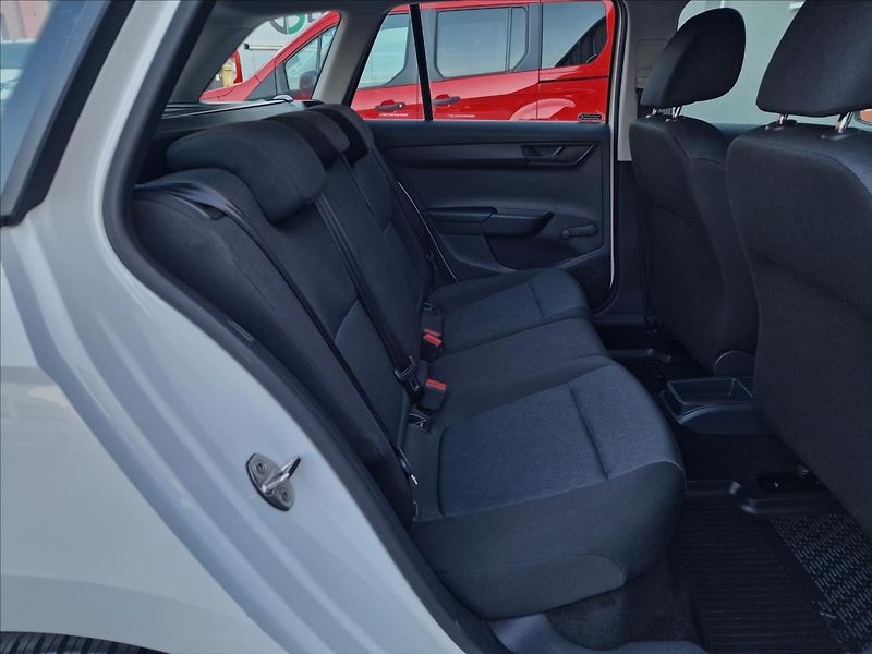 Škoda Fabia 1.0 TSI Combi Tour, ČR, 1.Maj - fotka 15 z 45