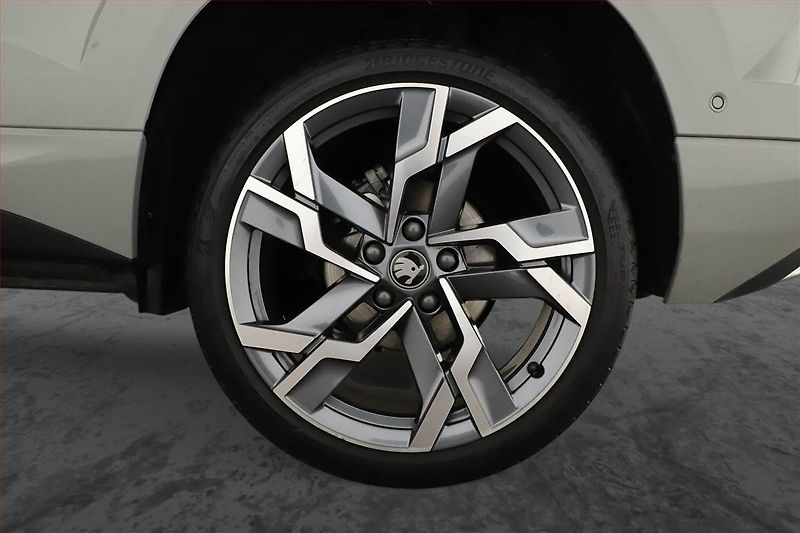 Škoda Karoq (2025) 2.0 TDI, SPORTLINE, DPH - fotka 21 z 21