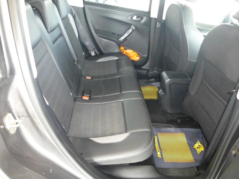 Peugeot 2008 (2015) 1,6HDI-88KW*NAVI*ALU*VYHŘ.SED* - fotka 15 z 17