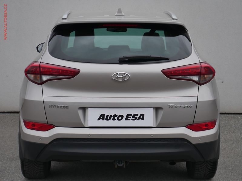 Hyundai Tucson (2015) 1.7 CRDi, ČR, AC, výhřev sed. - fotka 5 z 23